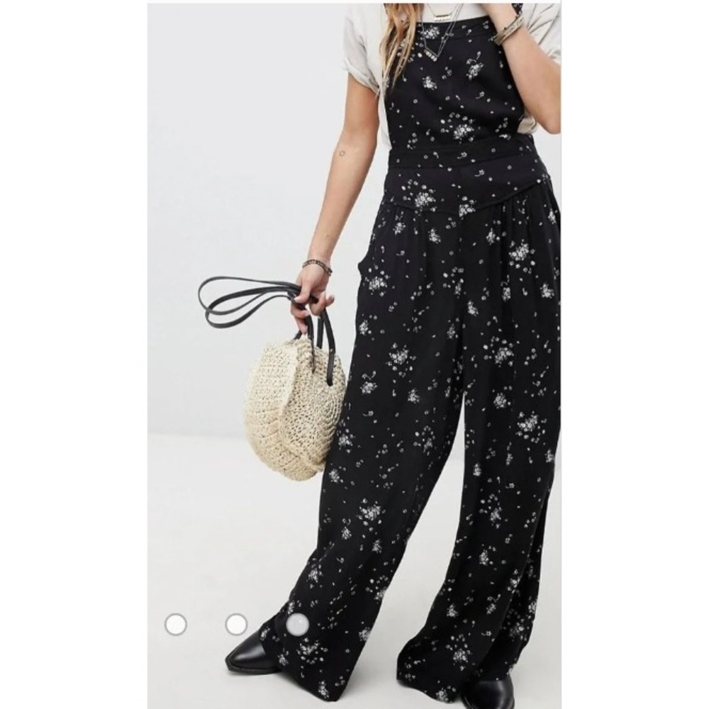 Free People Jumpsuit Womens Small Black Floral Print Wide Leg Adjustable Straps